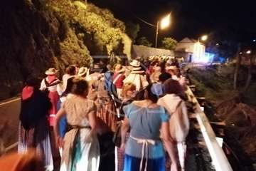 Peregrinación desde San Juan hacia Jinámar. ofrenda, reparto del potaje y festival folclórico (Foto TA y TF)